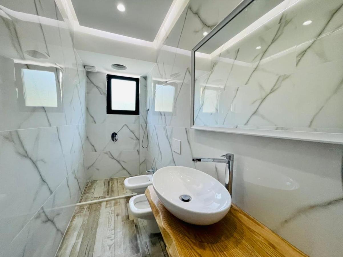Adriatik Hotel Vlorë Εξωτερικό φωτογραφία