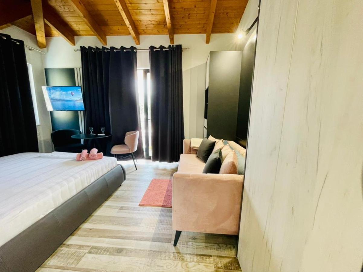 Adriatik Hotel Vlorë Εξωτερικό φωτογραφία