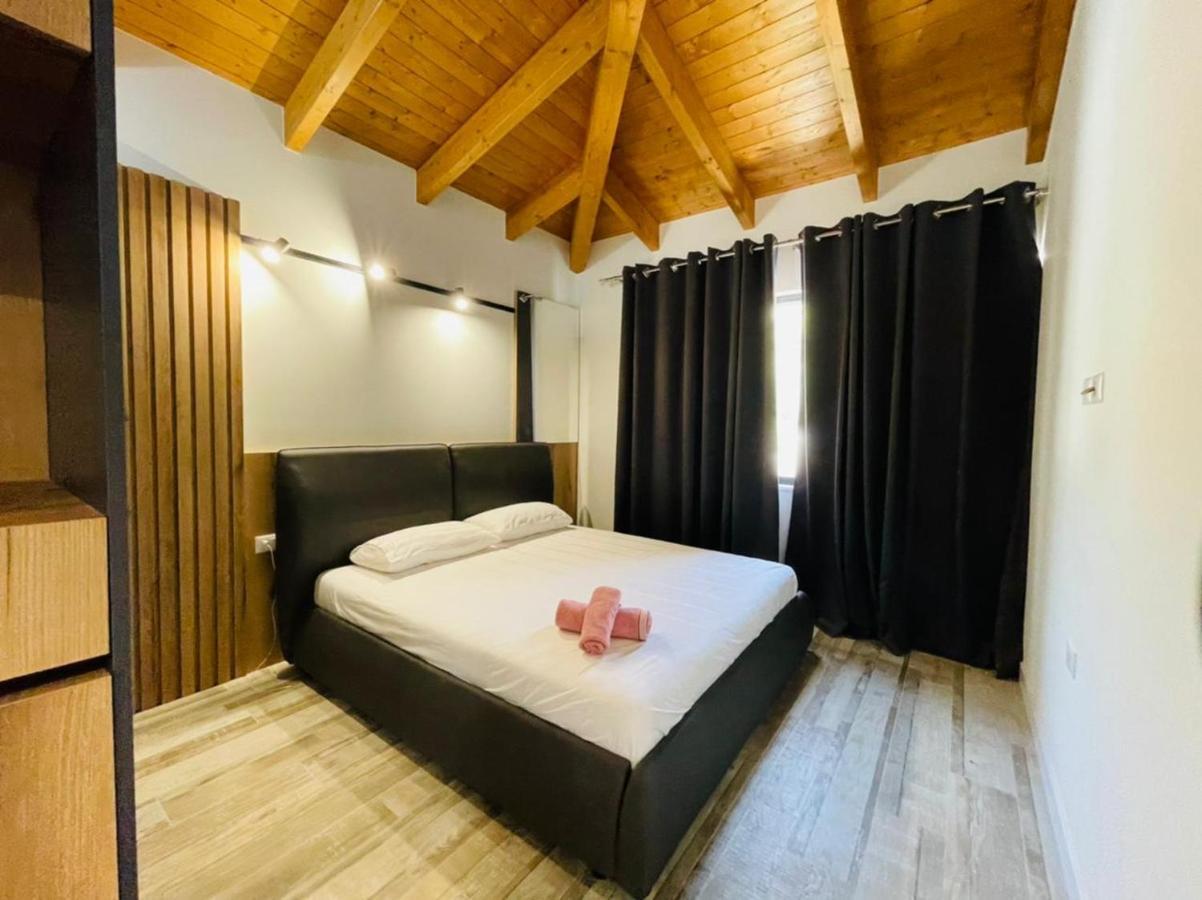Adriatik Hotel Vlorë Εξωτερικό φωτογραφία