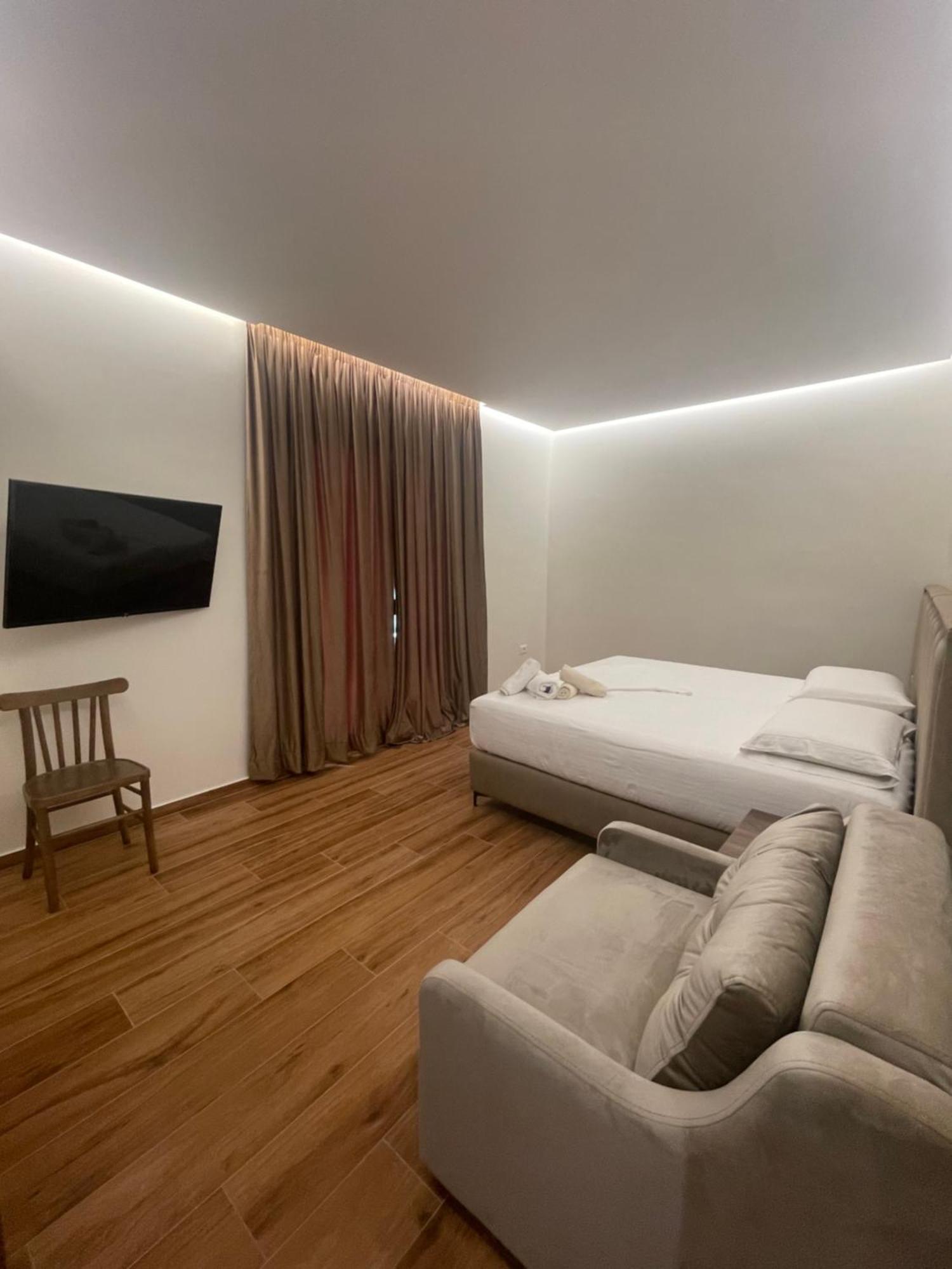 Adriatik Hotel Vlorë Εξωτερικό φωτογραφία