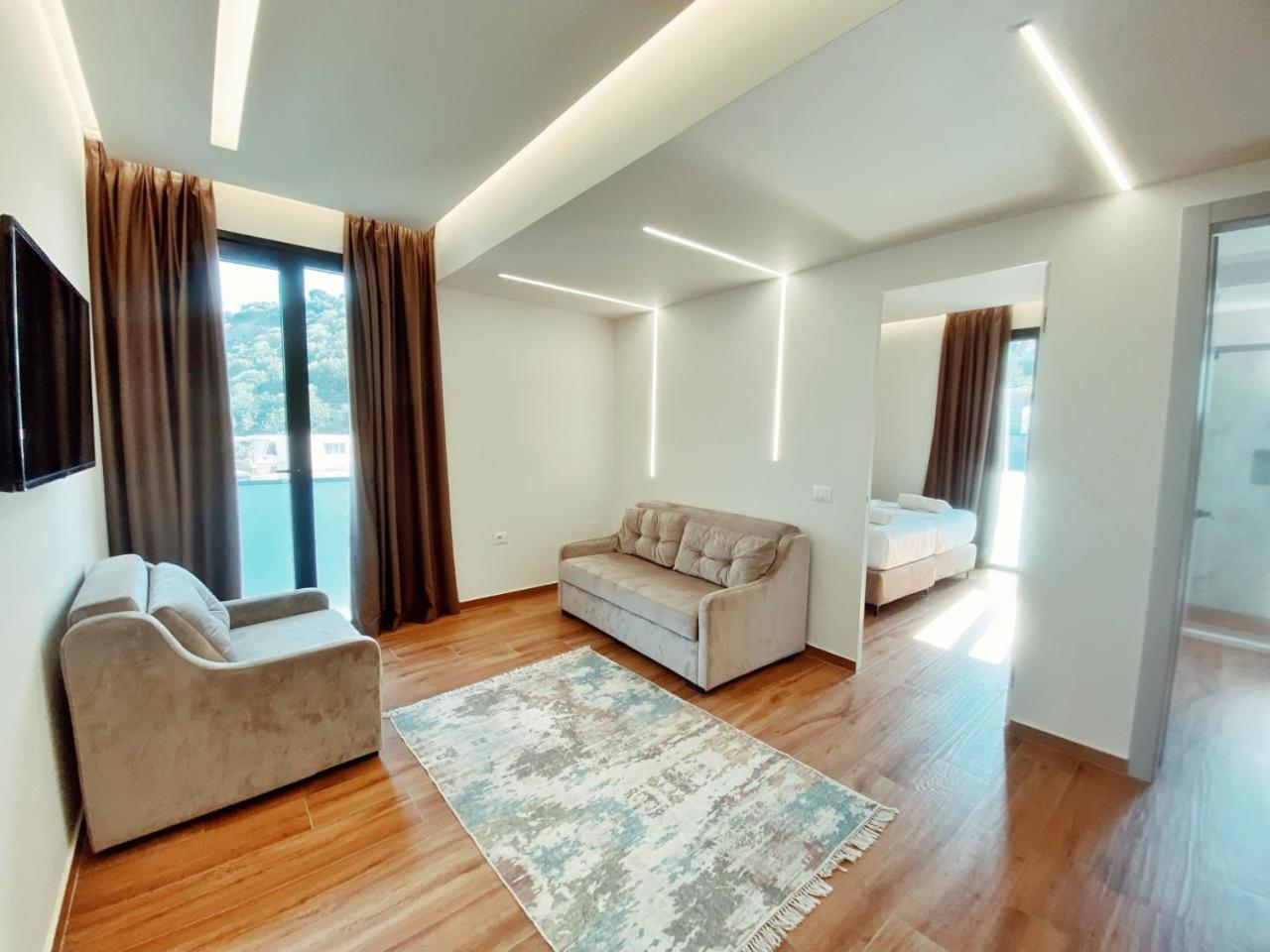 Adriatik Hotel Vlorë Εξωτερικό φωτογραφία
