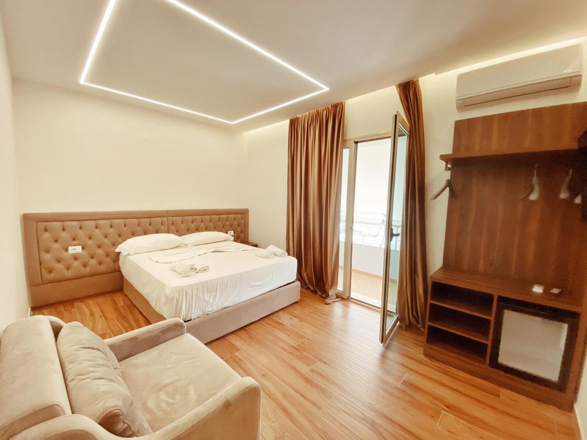 Adriatik Hotel Vlorë Εξωτερικό φωτογραφία