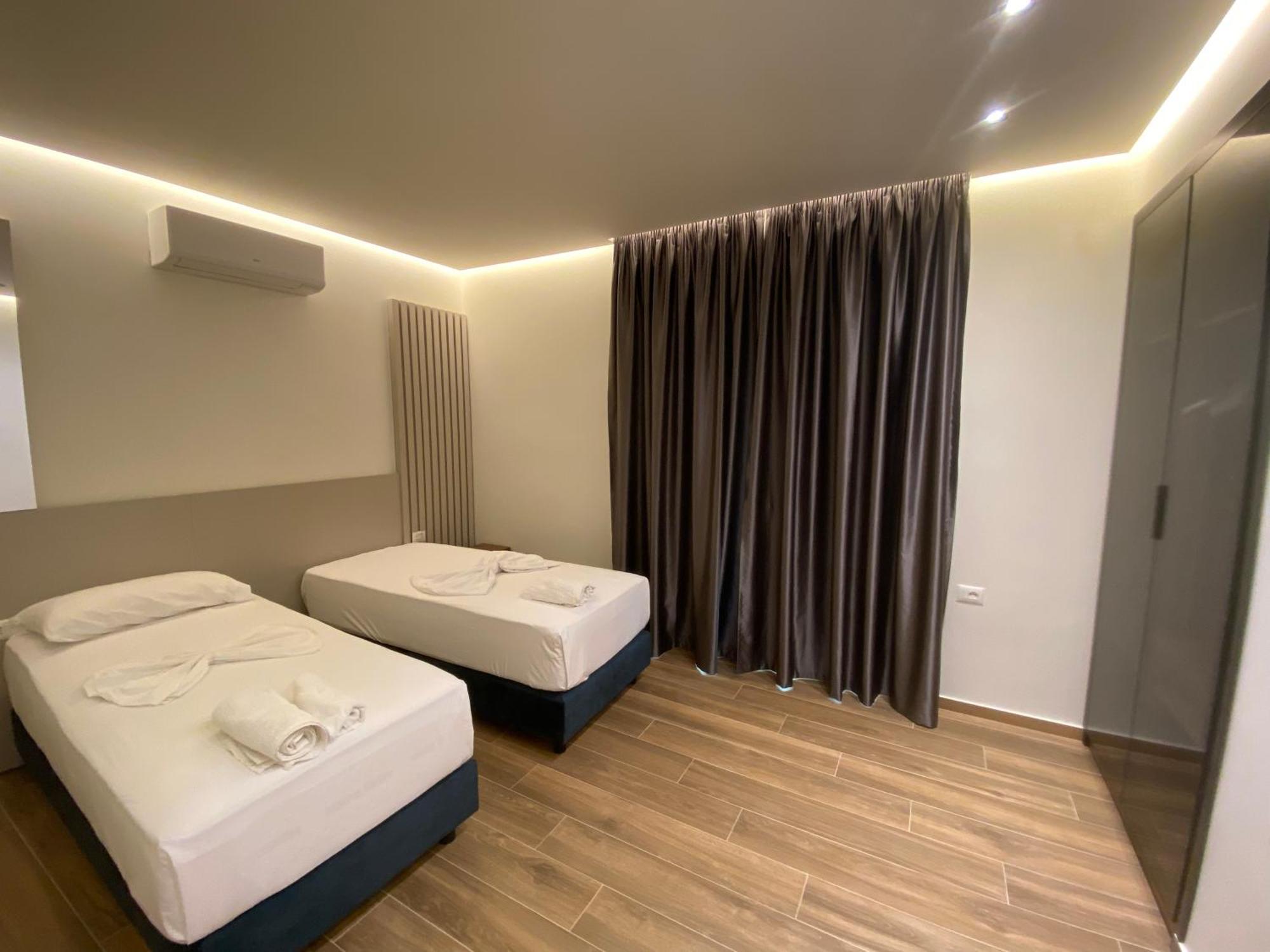 Adriatik Hotel Vlorë Εξωτερικό φωτογραφία