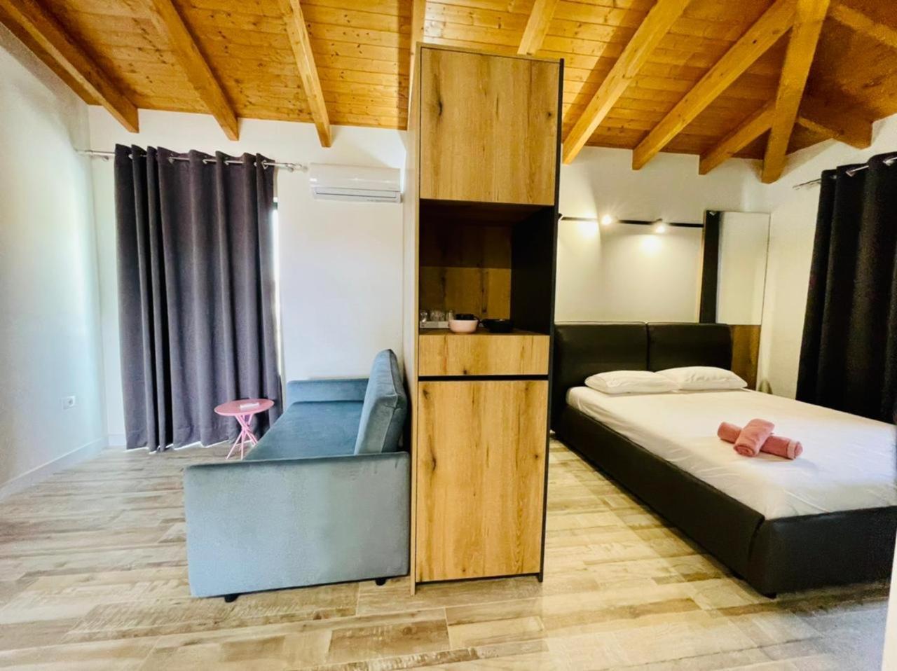 Adriatik Hotel Vlorë Εξωτερικό φωτογραφία